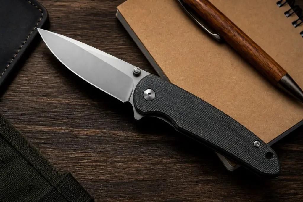 EDC folding knife product image for New York knife laws